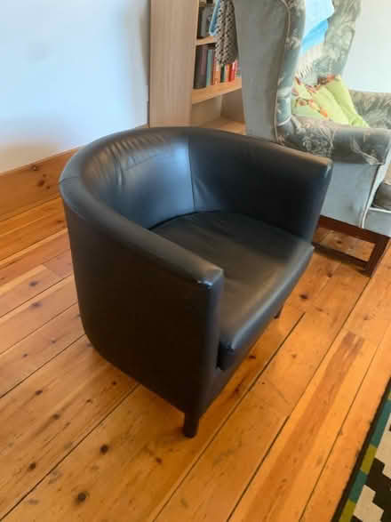 Photo of free Black chair (Shawlands G42) #3