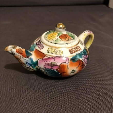 Photo of free Miniature tea pot (Steventon OX13) #2