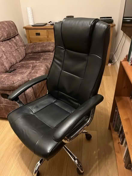 Photo of free Office/gaming chair (Whyteleafe, CR3) #2