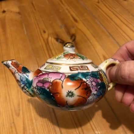 Photo of free Miniature tea pot (Steventon OX13) #1