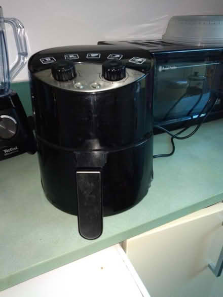 Photo of free Air fryer - damaged (E17 Walthamstow) #1