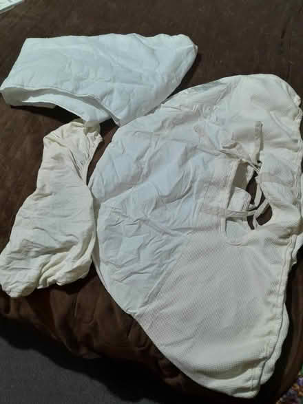 Photo of free Moses basket padding, liner and fitted sheet. (Bare LA4) #1