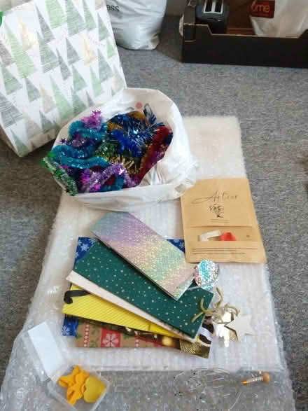 Photo of free Decorations, gift bags (Cambridge, off Newmarket rd) #1