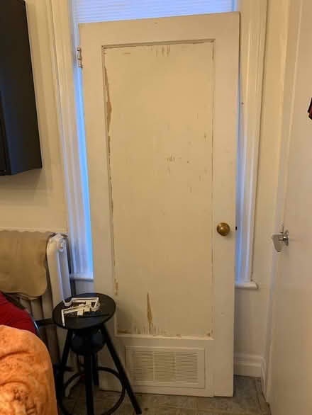 Photo of free White inside door with vent (Dupont and Bathurst) #1