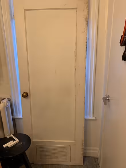 Photo of free White inside door with vent (Dupont and Bathurst) #2