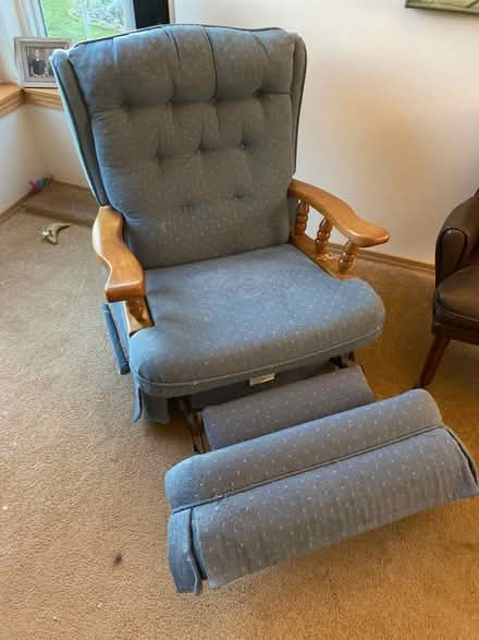 Photo of free Blue Recliner Chair (Lake Stevens) #2