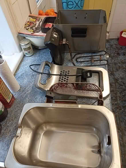 Photo of free DeLonghi Coolzone Deep Fat Fryer (model F34512CZ) (Kirkley NR33) #2