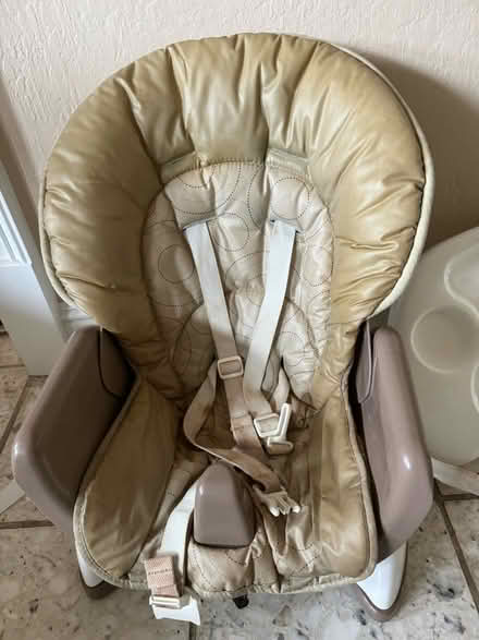 Photo of free High chair (Saratoga) #3