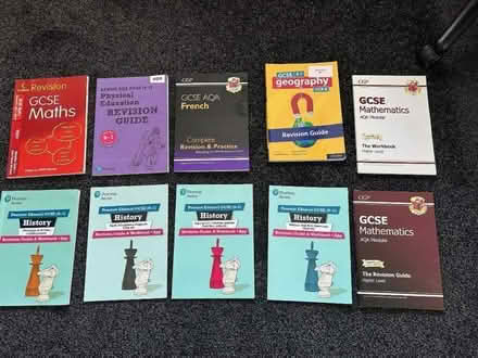 Photo of free GCSE Books (Broxbourne EN10) #1