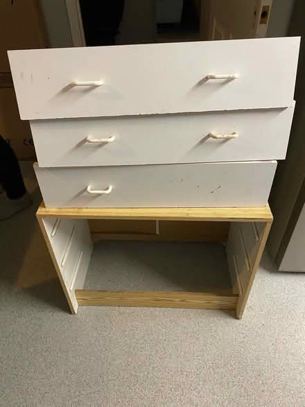 Photo of free Chest of drawers (LE2) #1