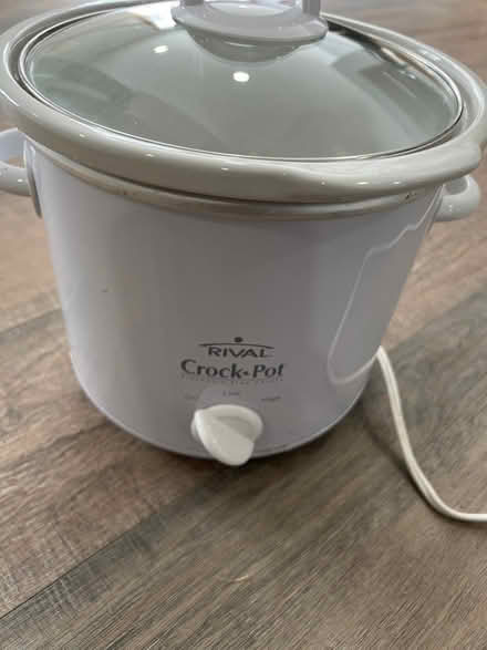 Photo of free Crock pot (Ballpond area) #1