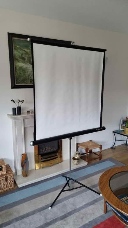 Photo of free Small projector screen (GU11) #1