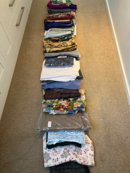 Photo of free Grab bag of fabrics (Staines TW18) #1