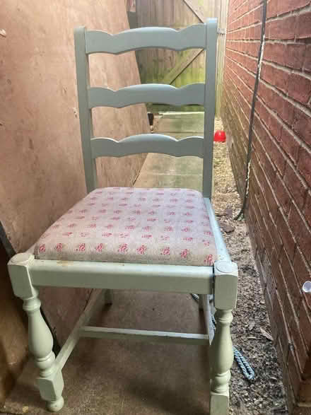 Photo of free 4 dining chairs (Greater Leys OX4) #2