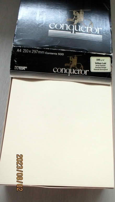 Photo of free A ream of off-white A4 paper. (Pebsham TN40) #1