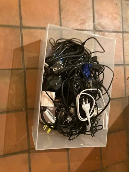 Photo of free Assorted power and data cables (OX4 East Oxford) #1