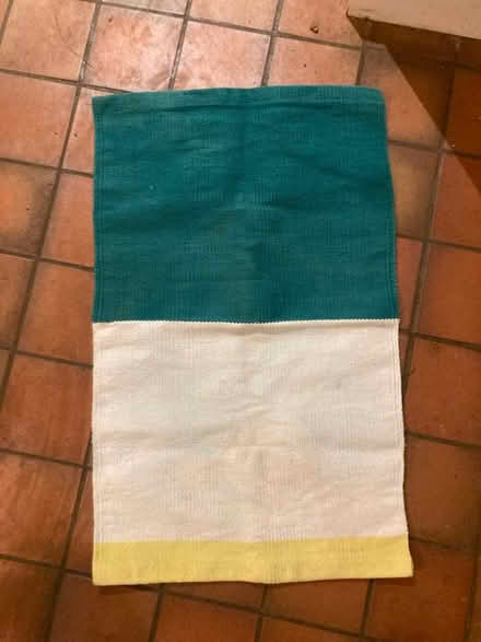 Photo of free Small floor mat or rug (OX4 East Oxford) #1