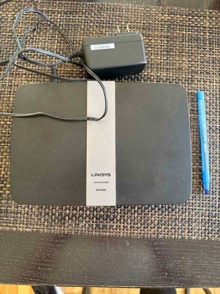 Photo of free Router- Linksys (Murray Hill, Manhattan) #1
