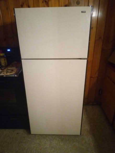 Photo of free working fridge/freezer (Camas Washington) #1