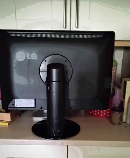 Photo of free computer monitor (paignton ( PRESTON )) #1