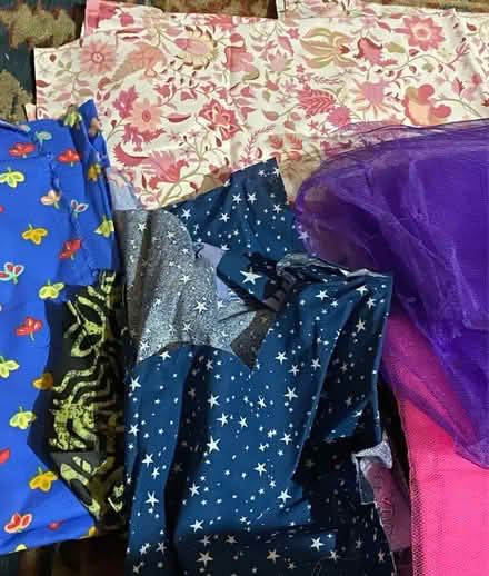 Photo of free Small bag mixed fabric remnants (Worcester Park KT4) #4