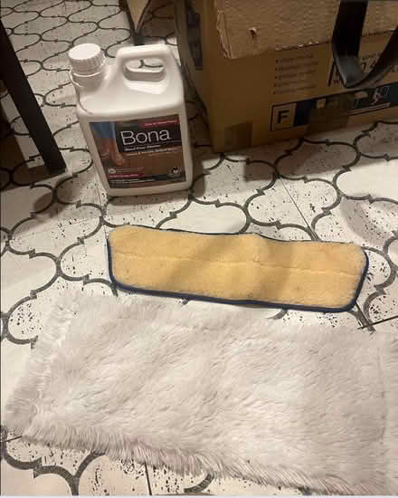 Photo of free Bona wood floor cleaning fluid and x2 mop heads (islington N1) #1