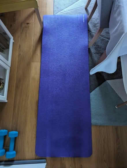 Photo of free thick yoga mat (DA6) #1
