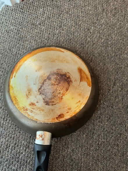Photo of free A fry pan suitable for all hobs (SE14) #2