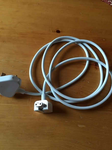 Photo of free MacBook extension cable (Newington EH9) #1