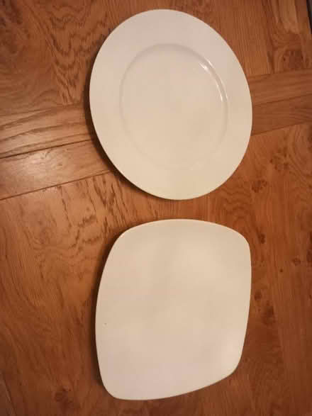 Photo of free X2 nice white plates (Welwyn, Oaklands. AL6) #1