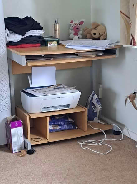 Photo of free Study table (Southcourt HP21) #1