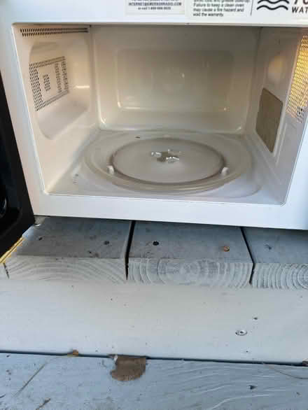 Photo of free Small microwave oven (Newtown Rd and Va Beach Blvd) #2