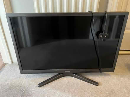 Photo of free 28” Hitachi tv with and dvd player (Bishop's Stortford CM23) #1