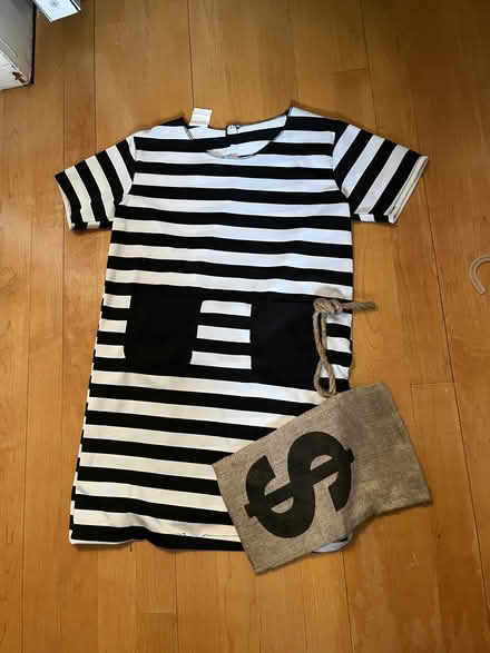 Photo of free costumes / dress up clothes (Ball Square) #4