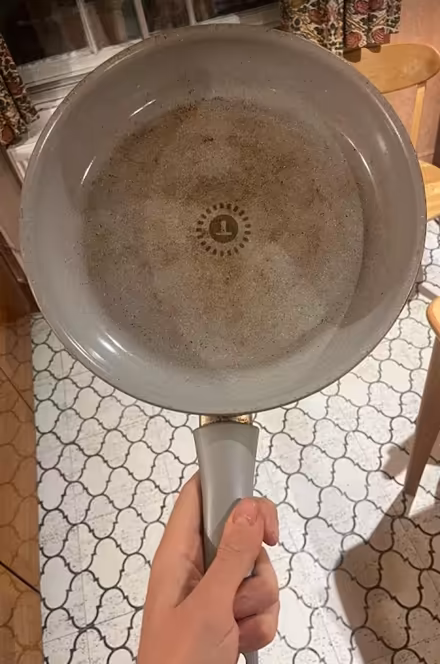 Photo of free ceramic frying pan (islington N1) #1