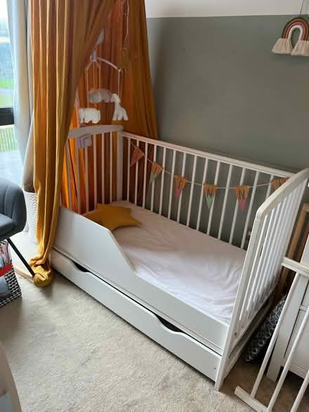 Photo of free Baby cot/ toddlers bed (Hither green SE13) #2