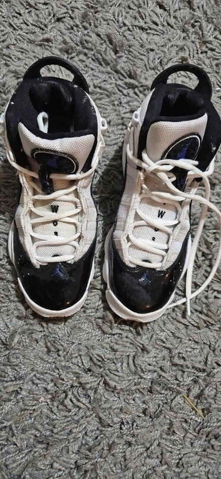 Photo of free Jordan TW03 trainers size 4 (Hampton TW12) #1