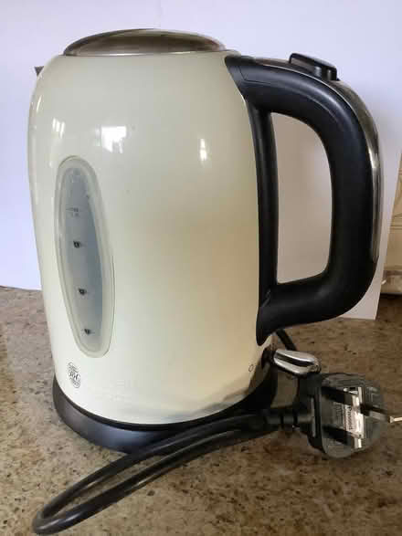 Photo of free Russell Hobbs Electric Kettle (Owlsmoor GU47) #1