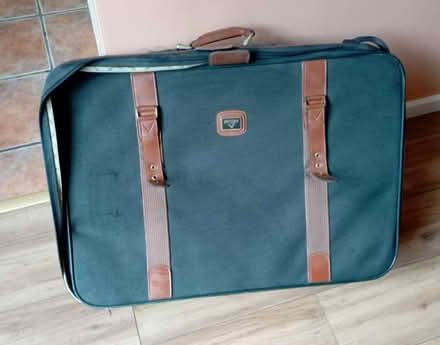 Photo of free green "Antler" suitcase (Ulverley Green B91) #2
