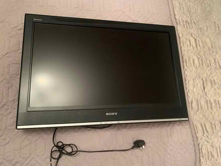 Photo of free Sony Bravia tv 32 inch, full working order (France Lynch GL6) #1
