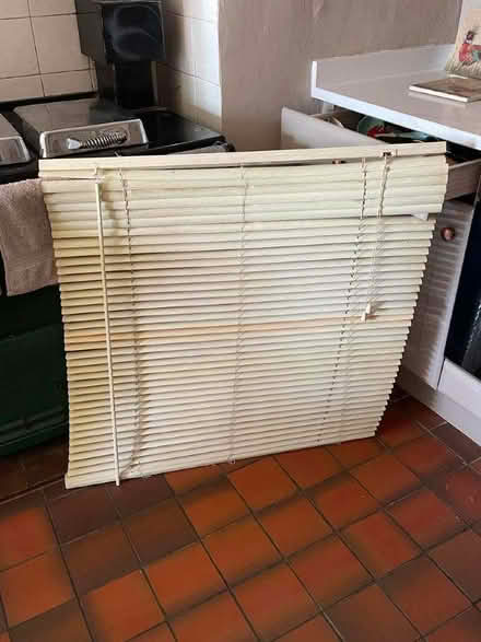 Photo of free 2 Pine Effect Venetian Blinds (Gatebeck LA8) #1