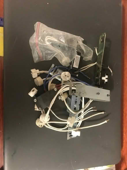 Photo of free 12V lampholders (Newton Reigny CA11) #1