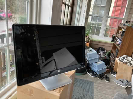 Photo of free Monitor -- HP, 20", works (Fremont) #1