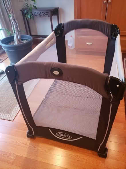 Photo of free Pack 'N Play by Graco (eastside Geneva) #4