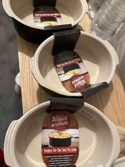 Photo of free I’ve wear pie dish x 3 (AB24) #1