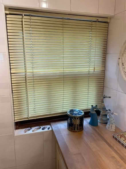 Photo of free 2 Pine Effect Venetian Blinds (Gatebeck LA8) #2