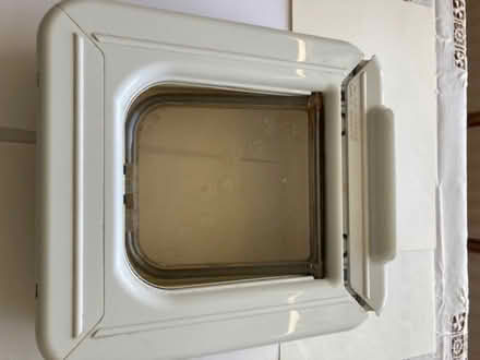 Photo of free Electronic cat flap (Purley on Thames RG31) #1