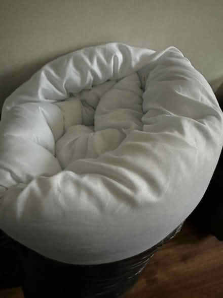 Photo of free 10.5 tog King Size Duvet (DE21) #1