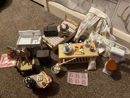 Photo of free Large dolls house (BA11) #2