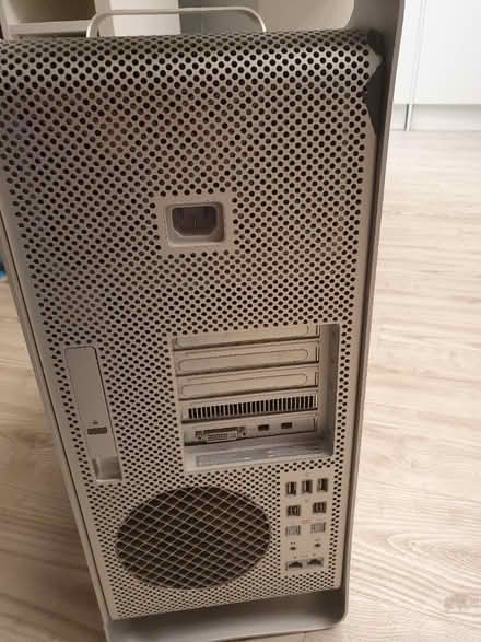 Photo of free MacPro 2010 (Mansfield Road NW3) #2